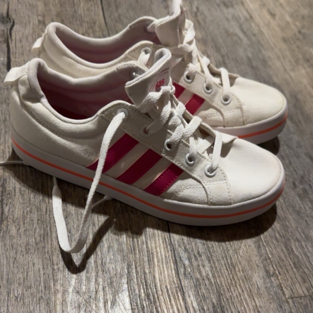 ADIDAS FX5244 BRAVADA CL K KIDS PINK/WHITE SNEAKERS SIZE 5 (FIT LIKE WOMENS 7)